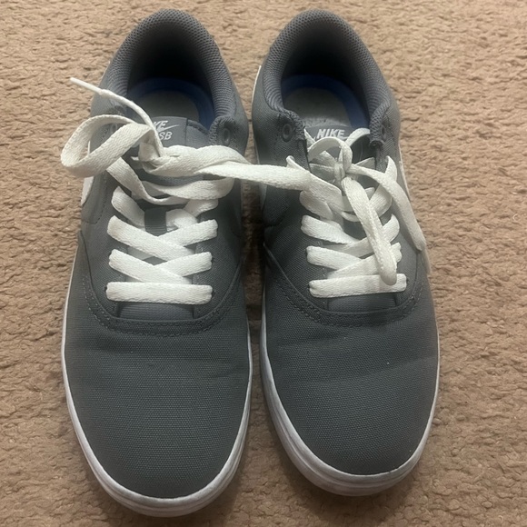 Grey Nikes - Picture 2 of 6